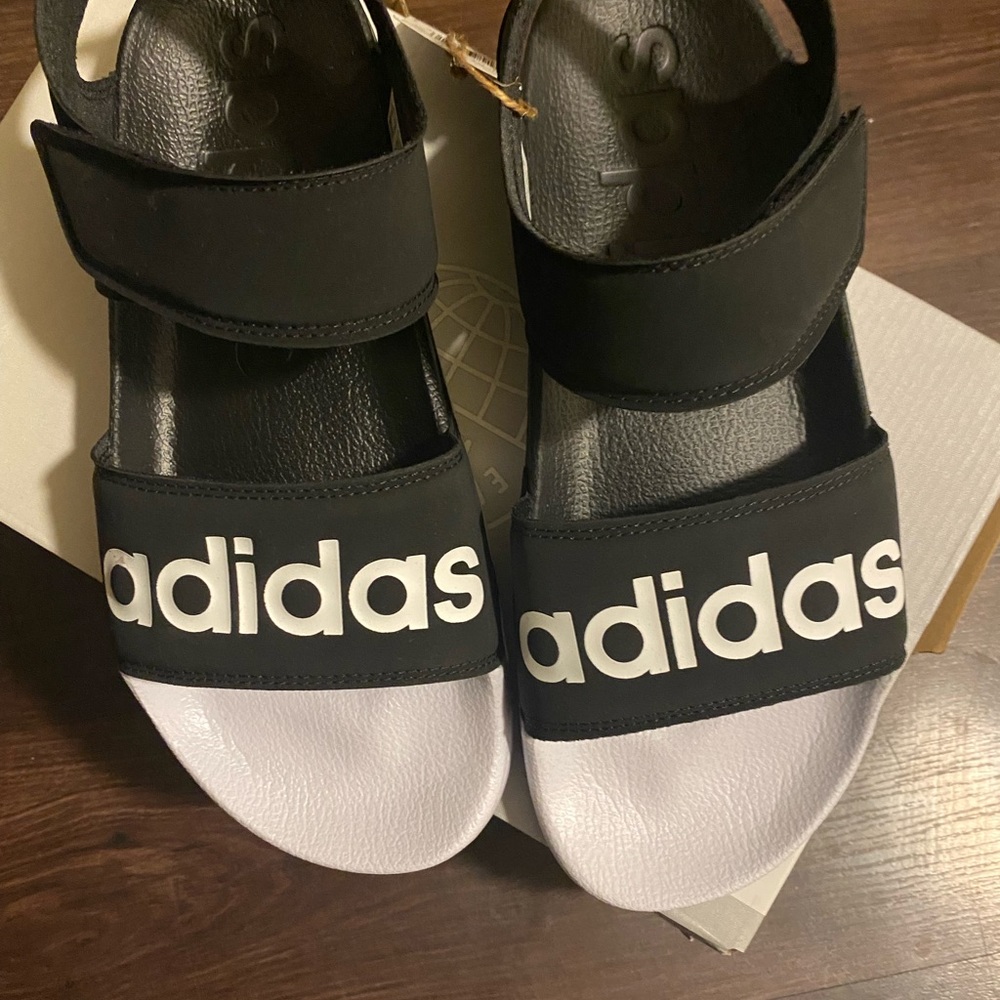 Adidas Women Sandal Size 10 never worn